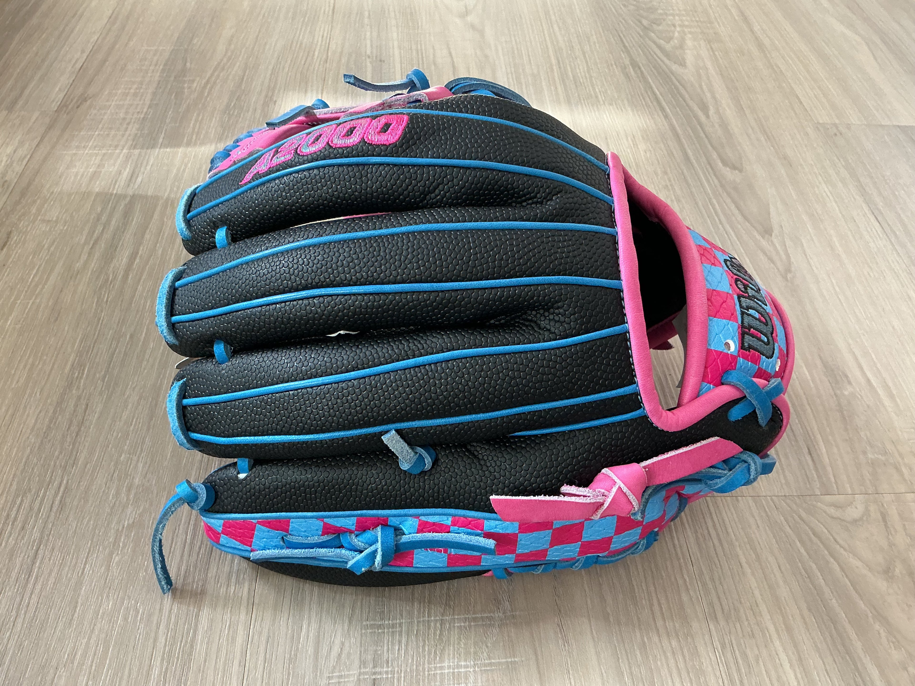 11.5 Wilson Pink And Blue Pottstown University A2000 Glove