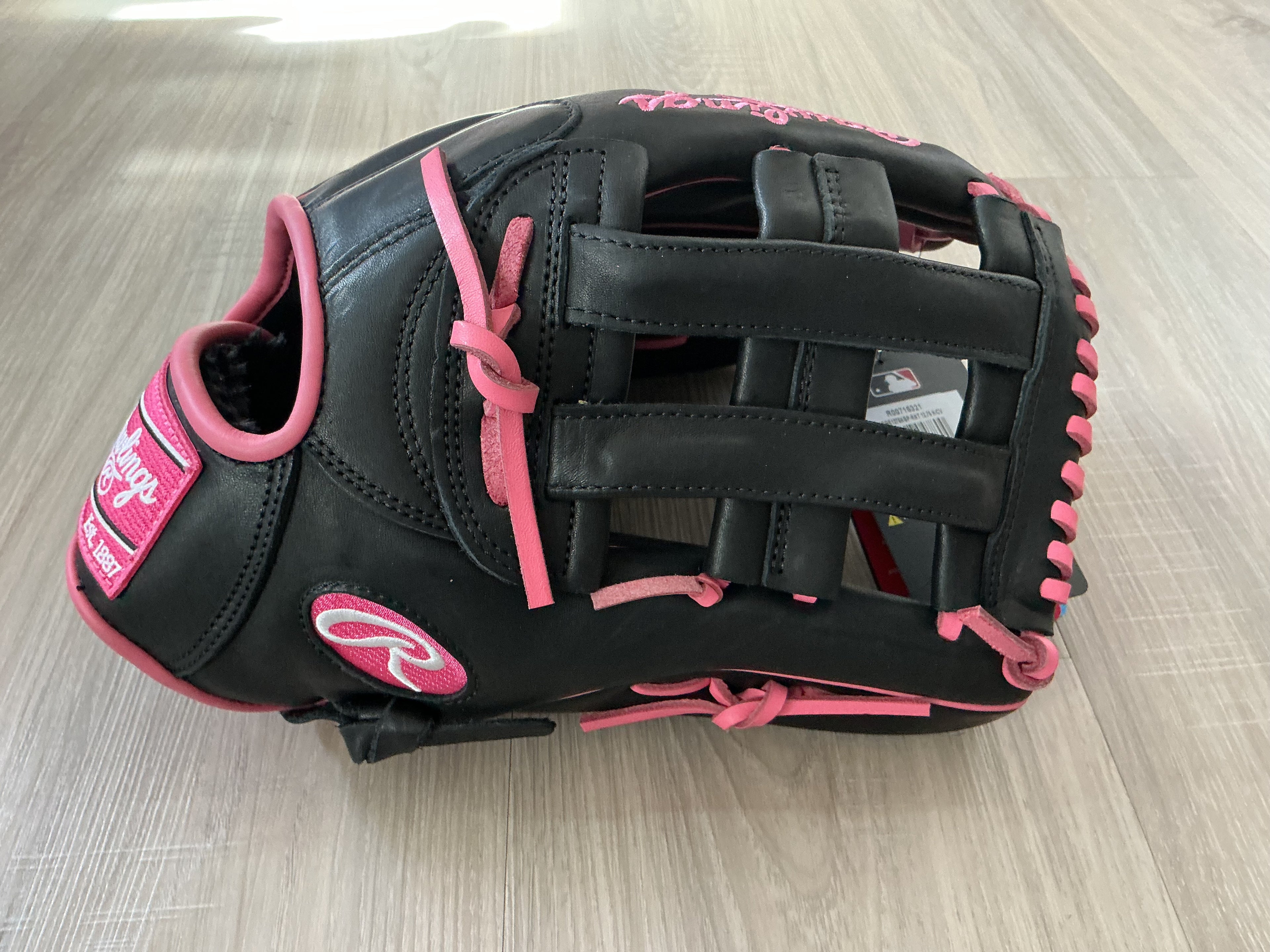 12 3/4 Rawlings Black and Pink GG Elite Glove