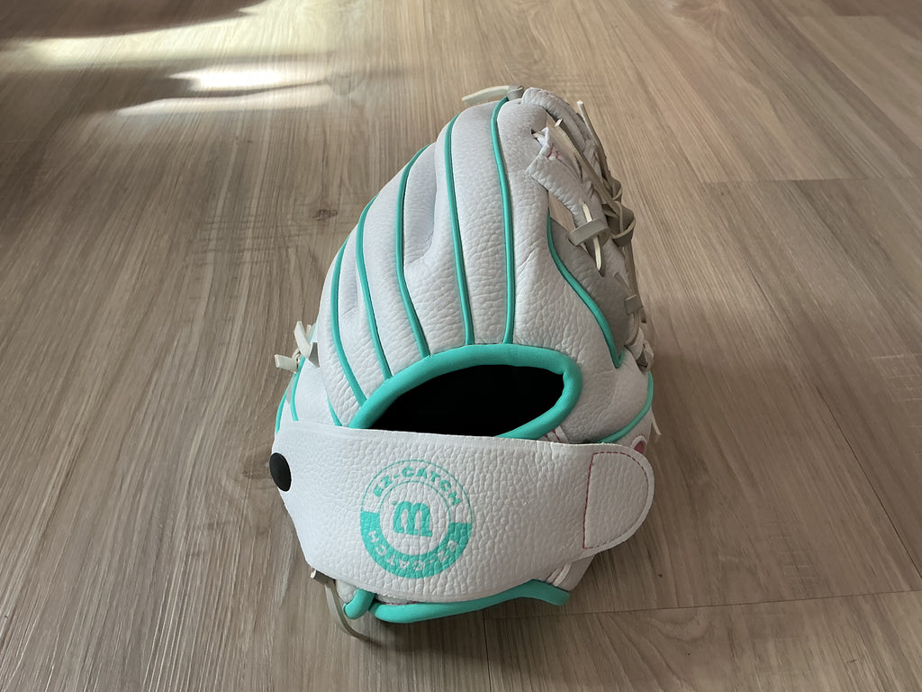 10” Wilson White And Teal A2000 T-Ball Glove