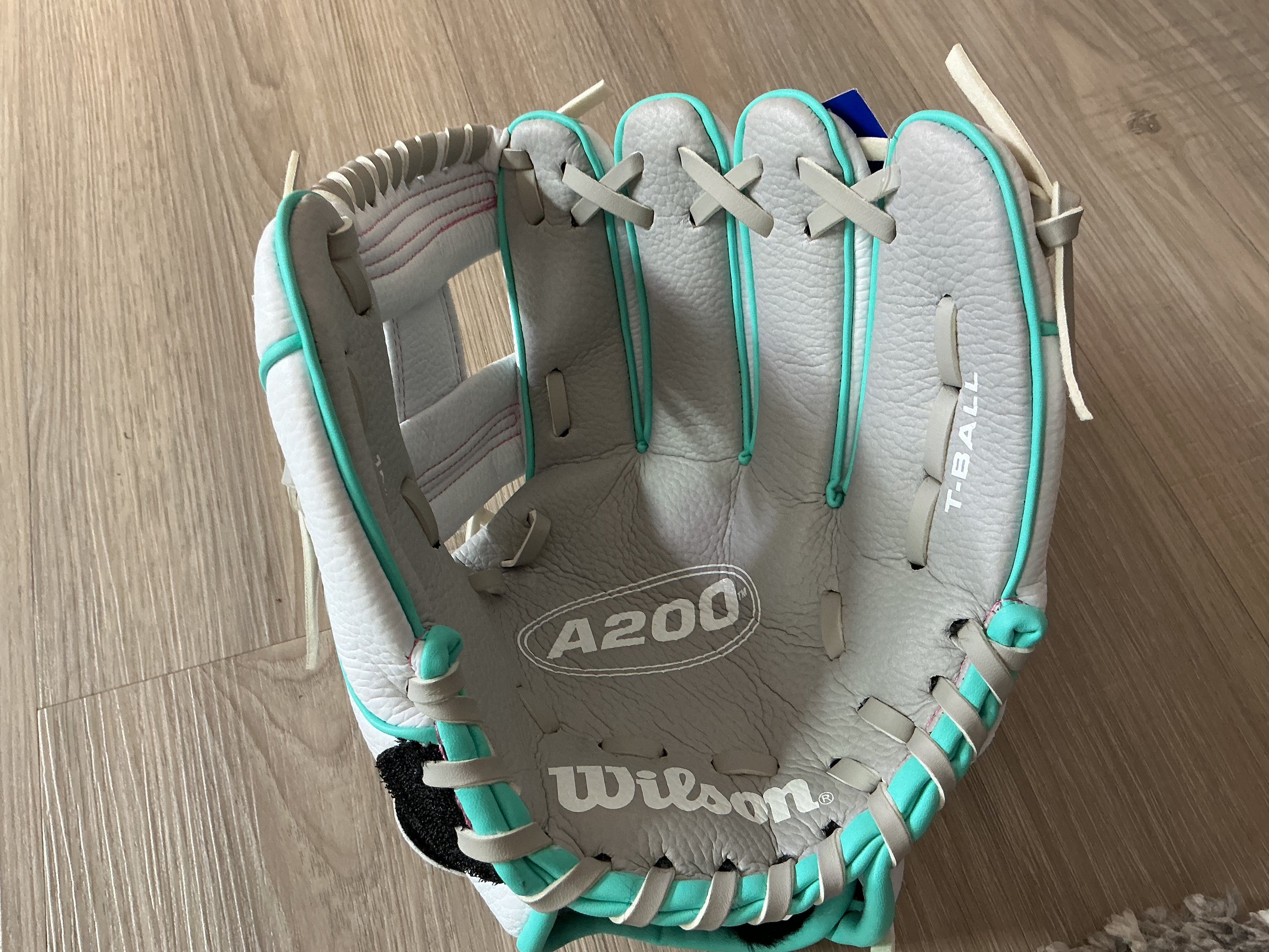 10” Wilson White And Teal A2000 T-Ball Glove