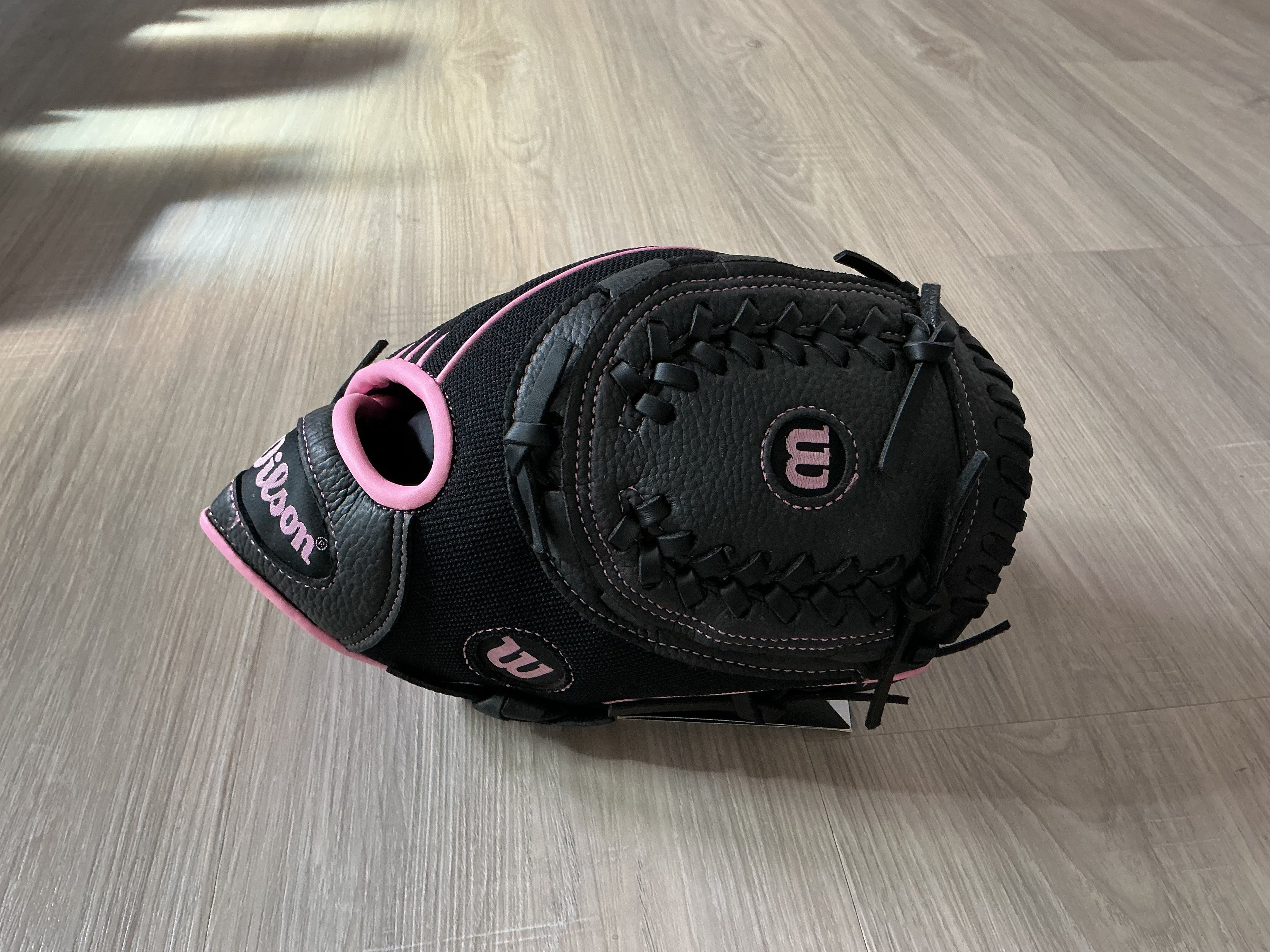 10.5 Wilson Black And Pink A150 Glove