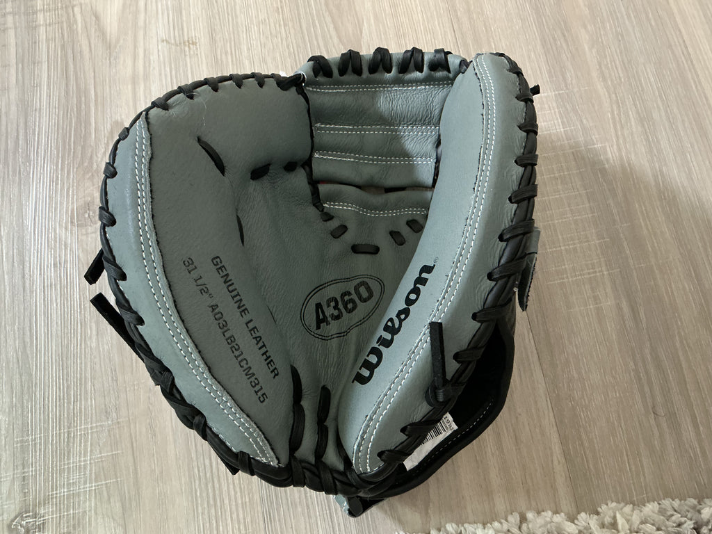 31.5 Wilson Black And Gray A360 Right Hand Catchers Glove