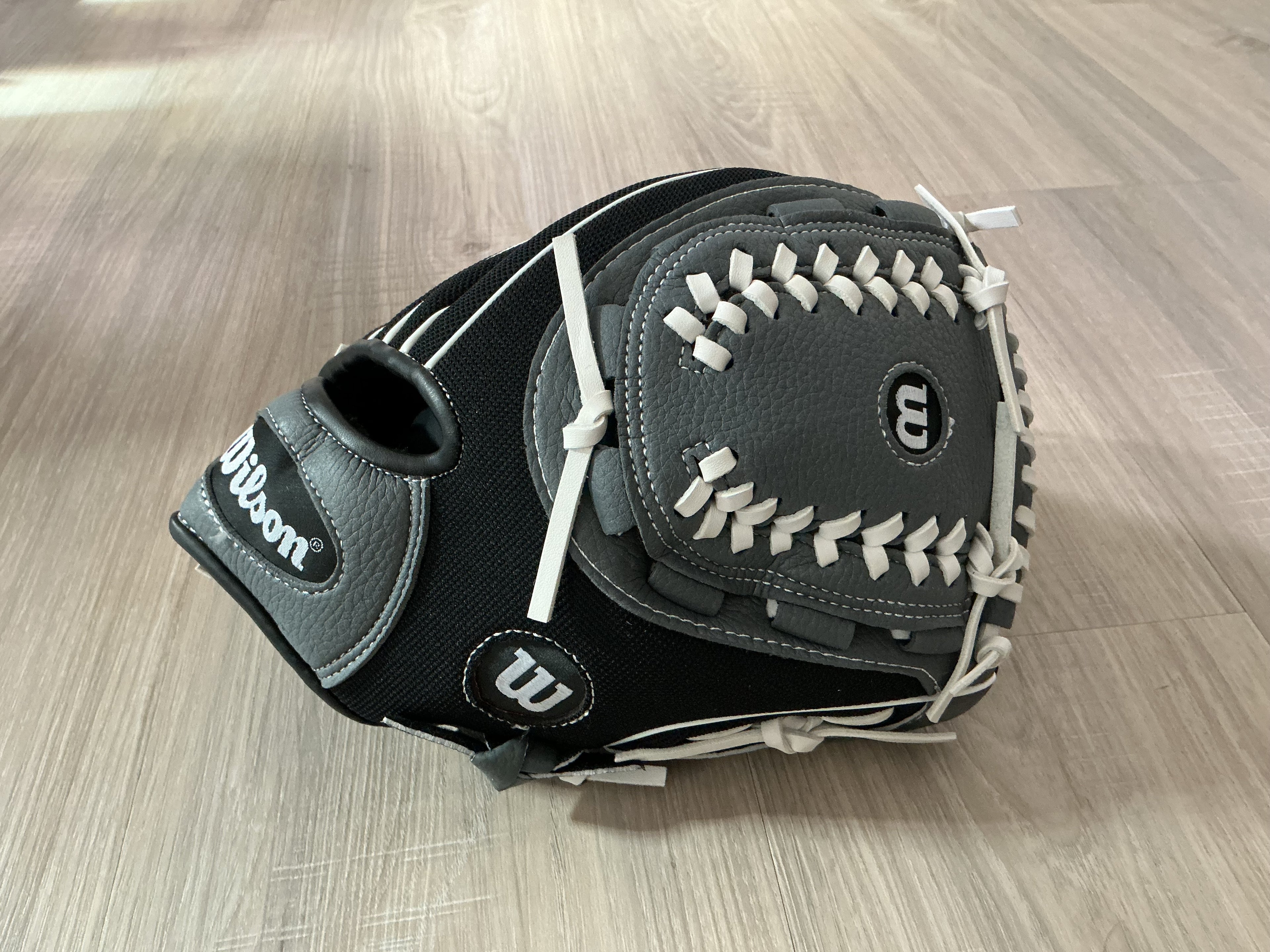 10.5 Wilson Black, White, Gray A150 Glove