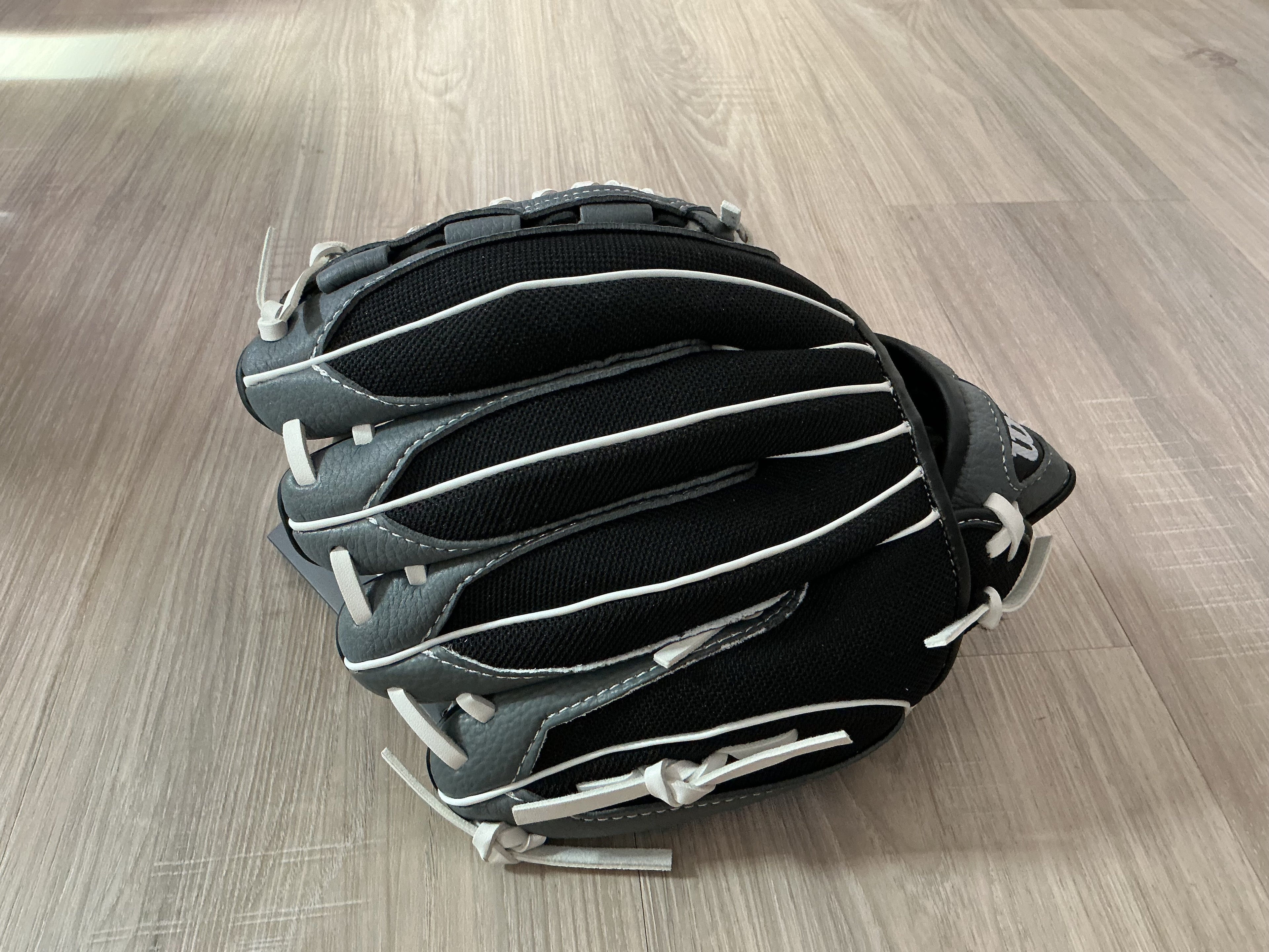10.5 Wilson Black, White, Gray A150 Glove