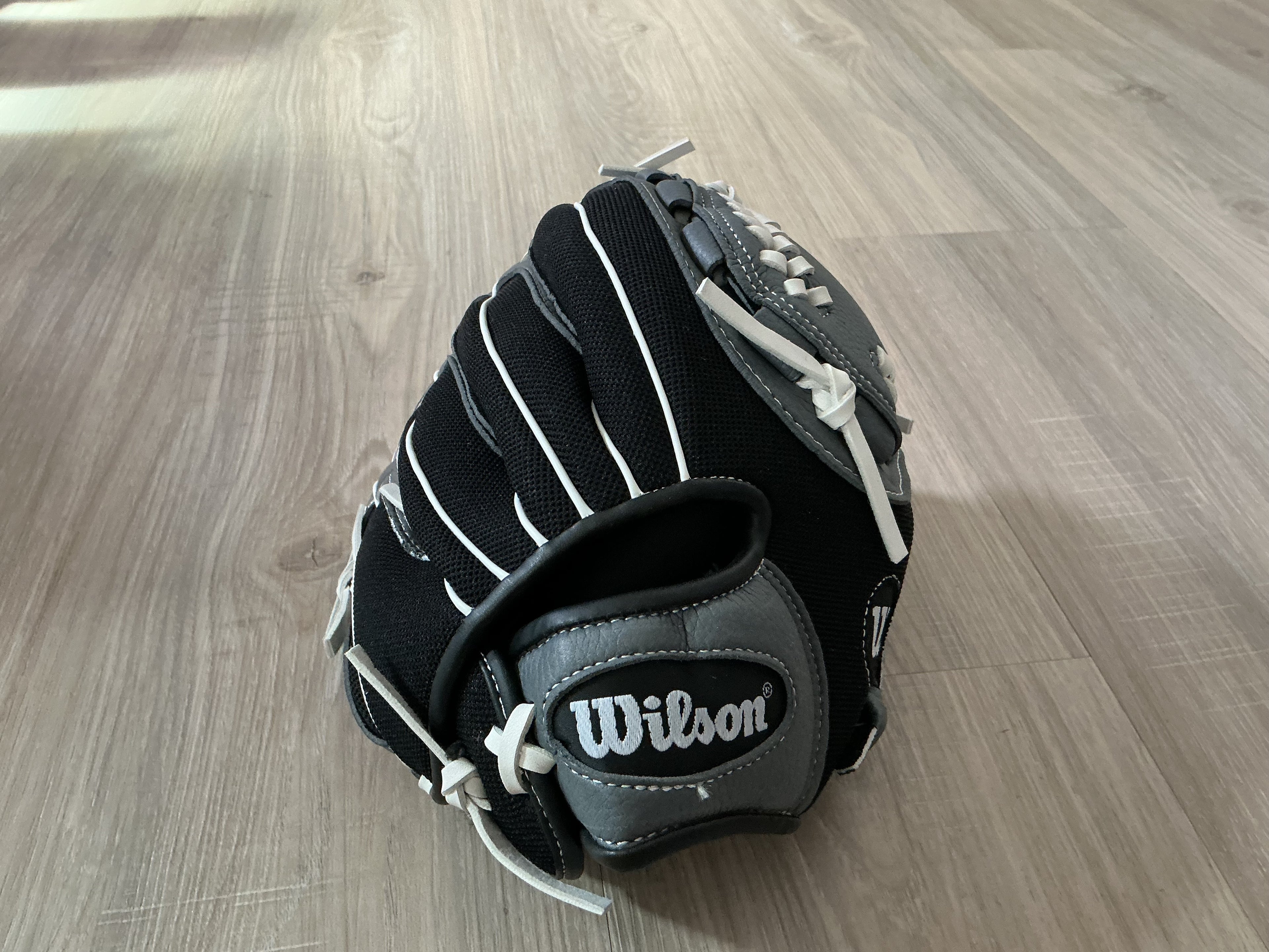 10.5 Wilson Black, White, Gray A150 Glove