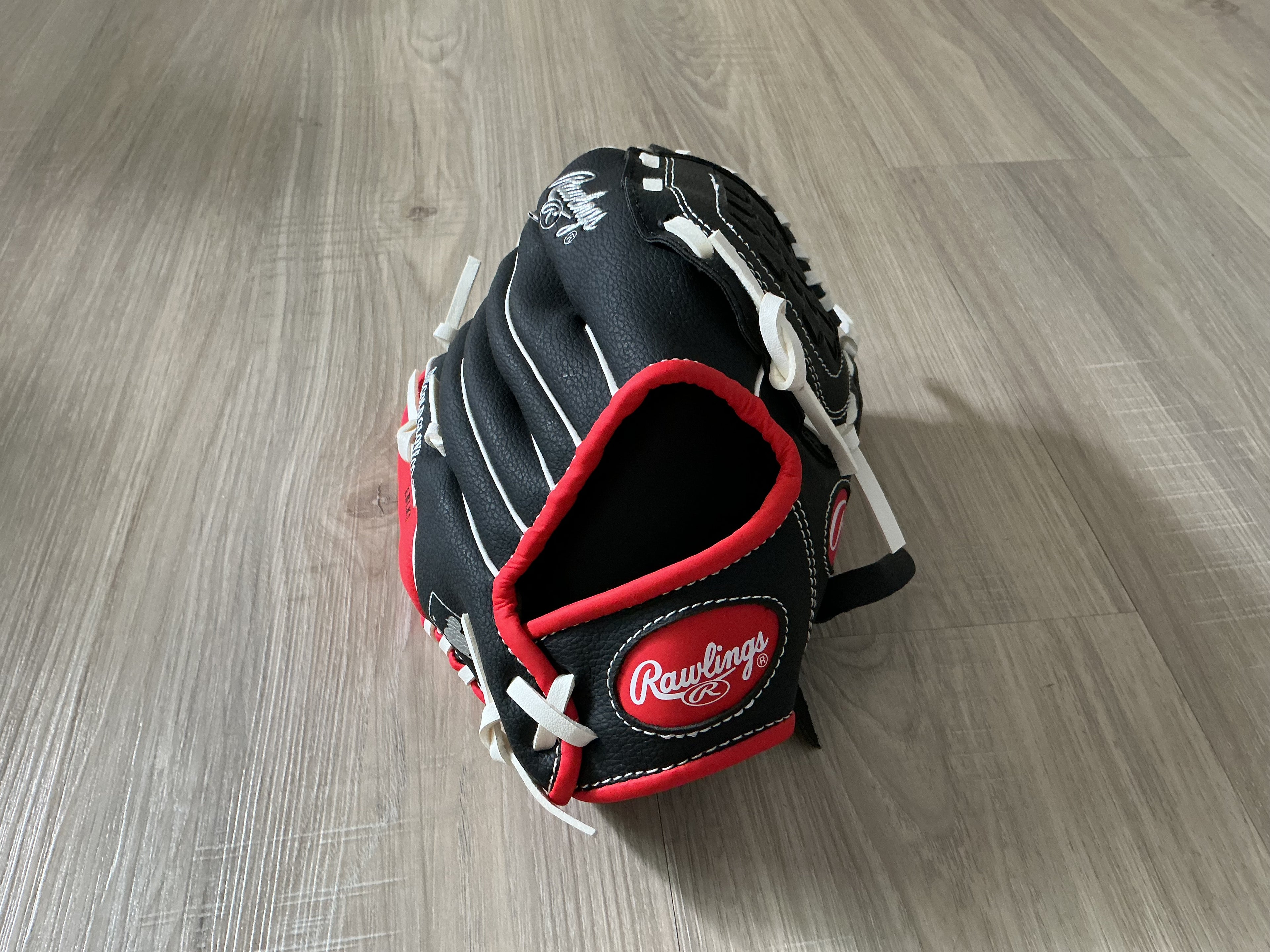 10.5 Rawlings Black, White Red Player Series Glove