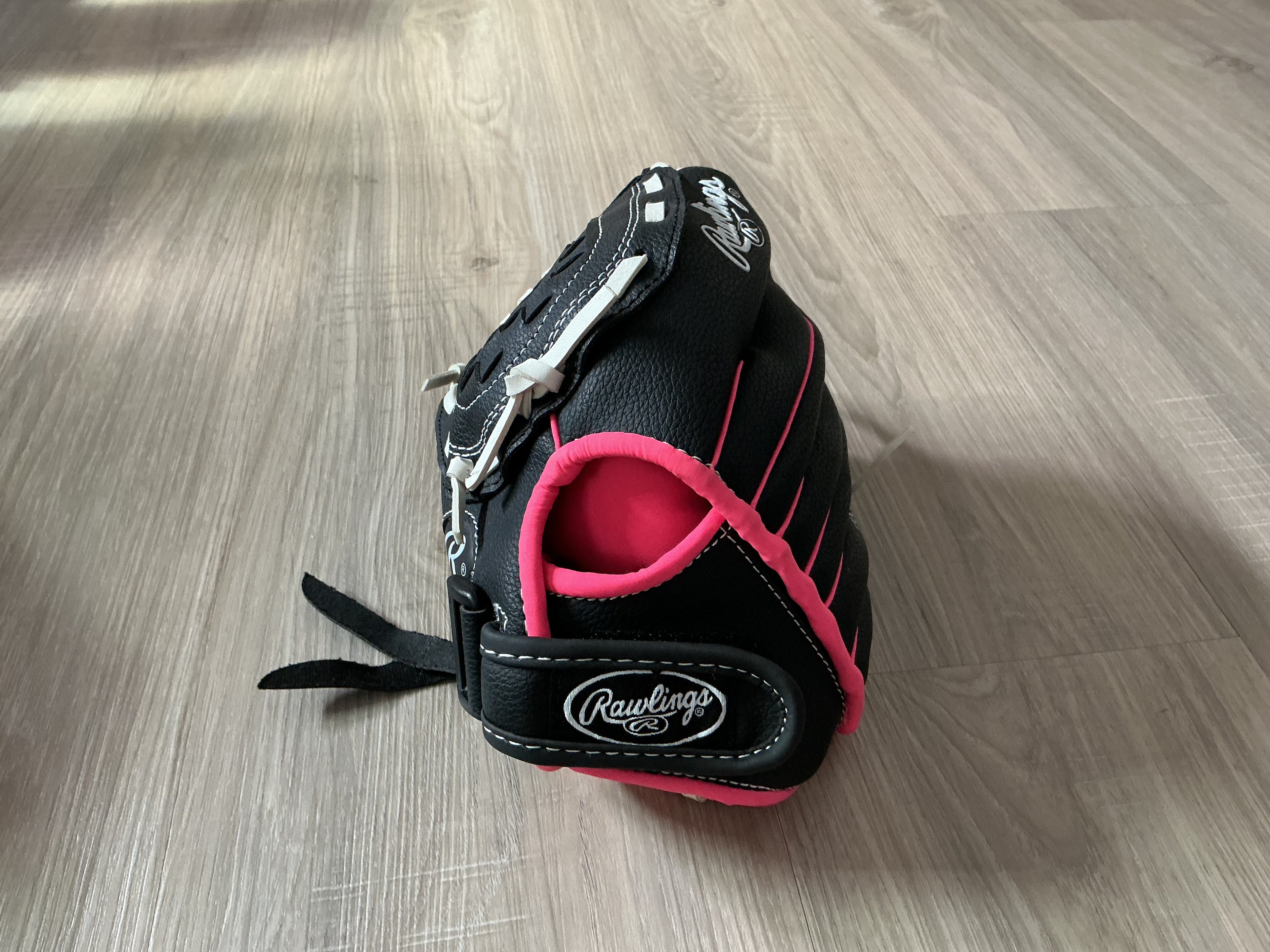 10.5 Black, White, Pink Player Series Glove