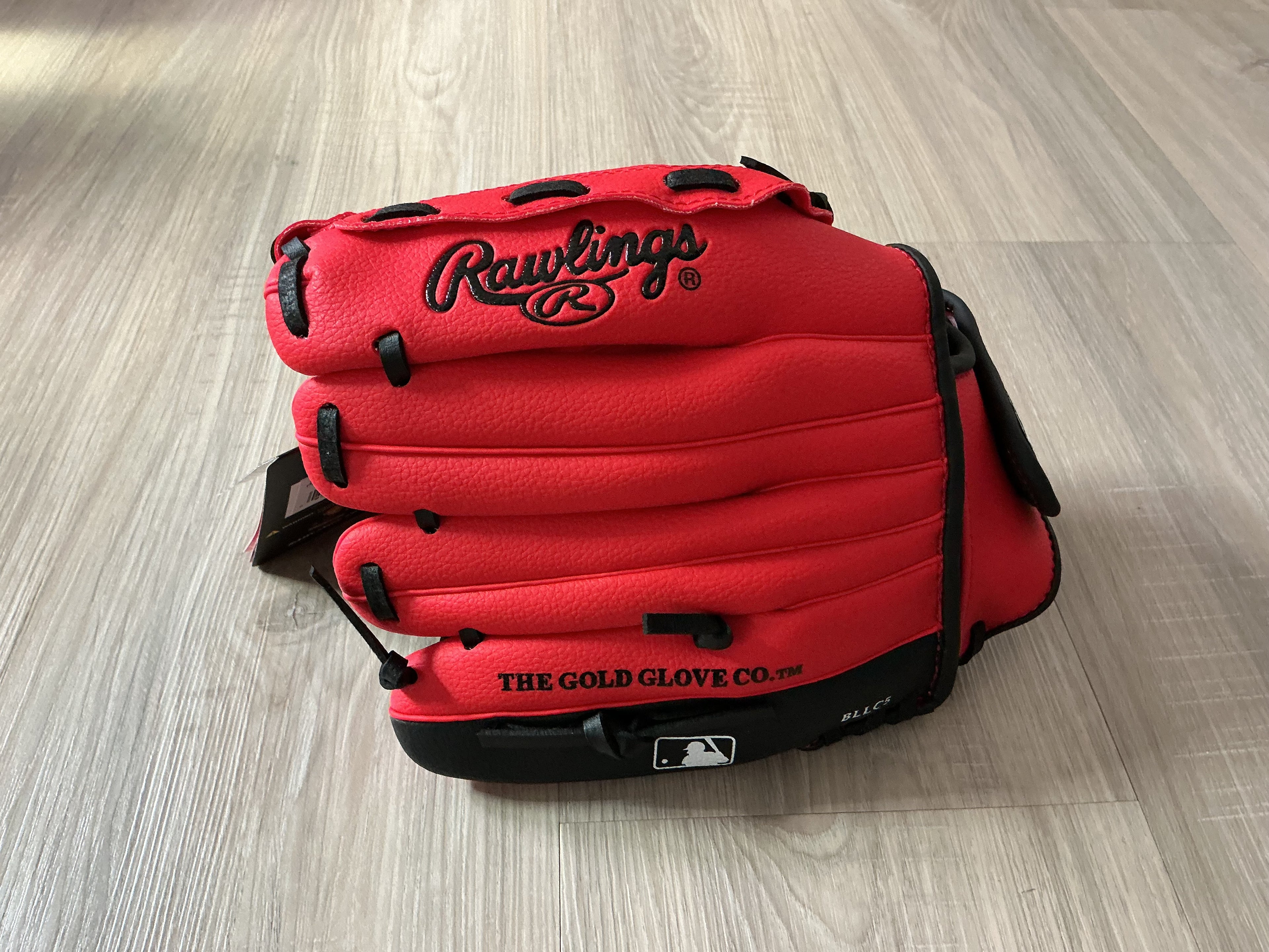 11” Rawlings Red, And Black Player Series Glove