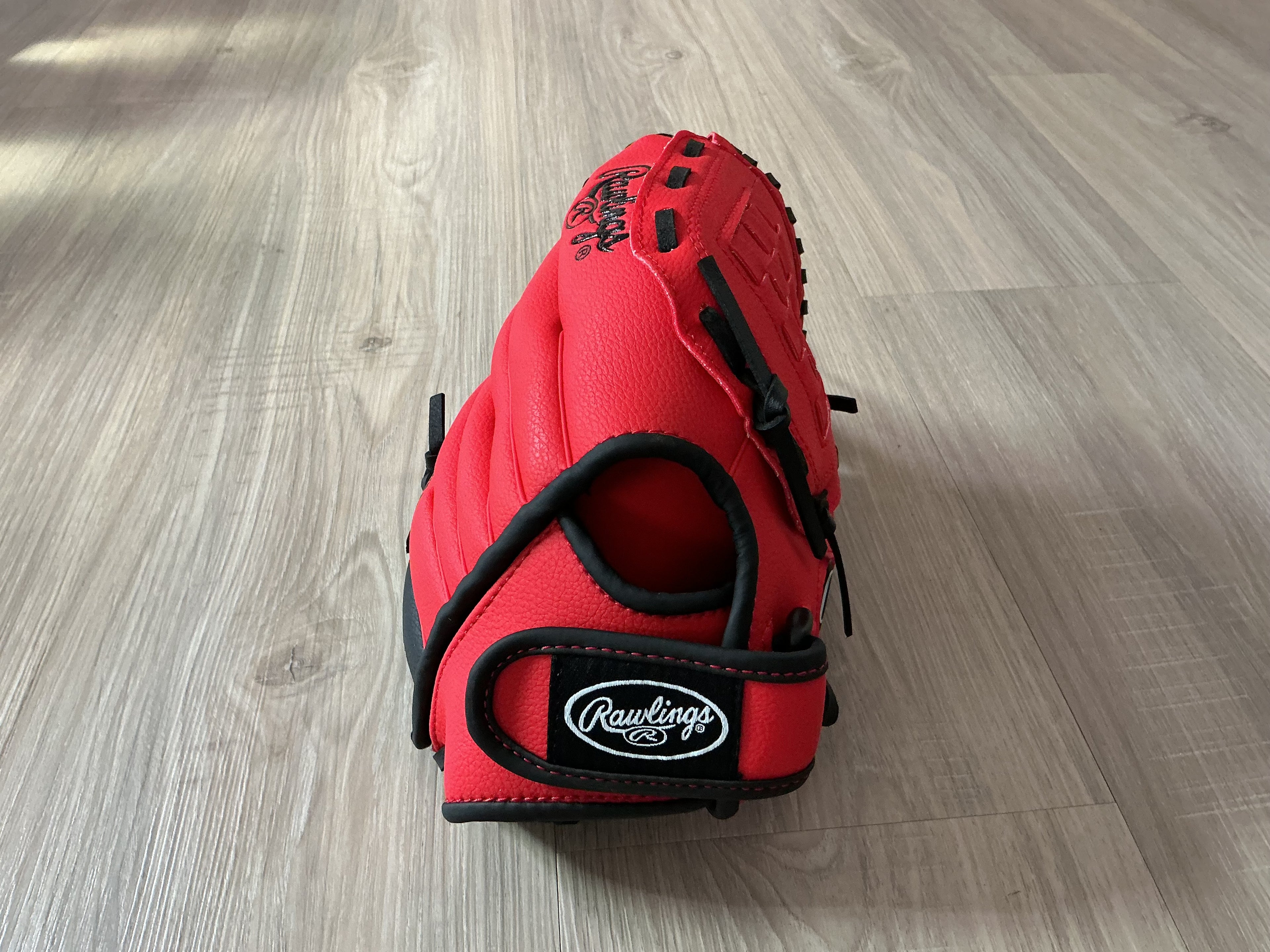 11” Rawlings Red, And Black Player Series Glove