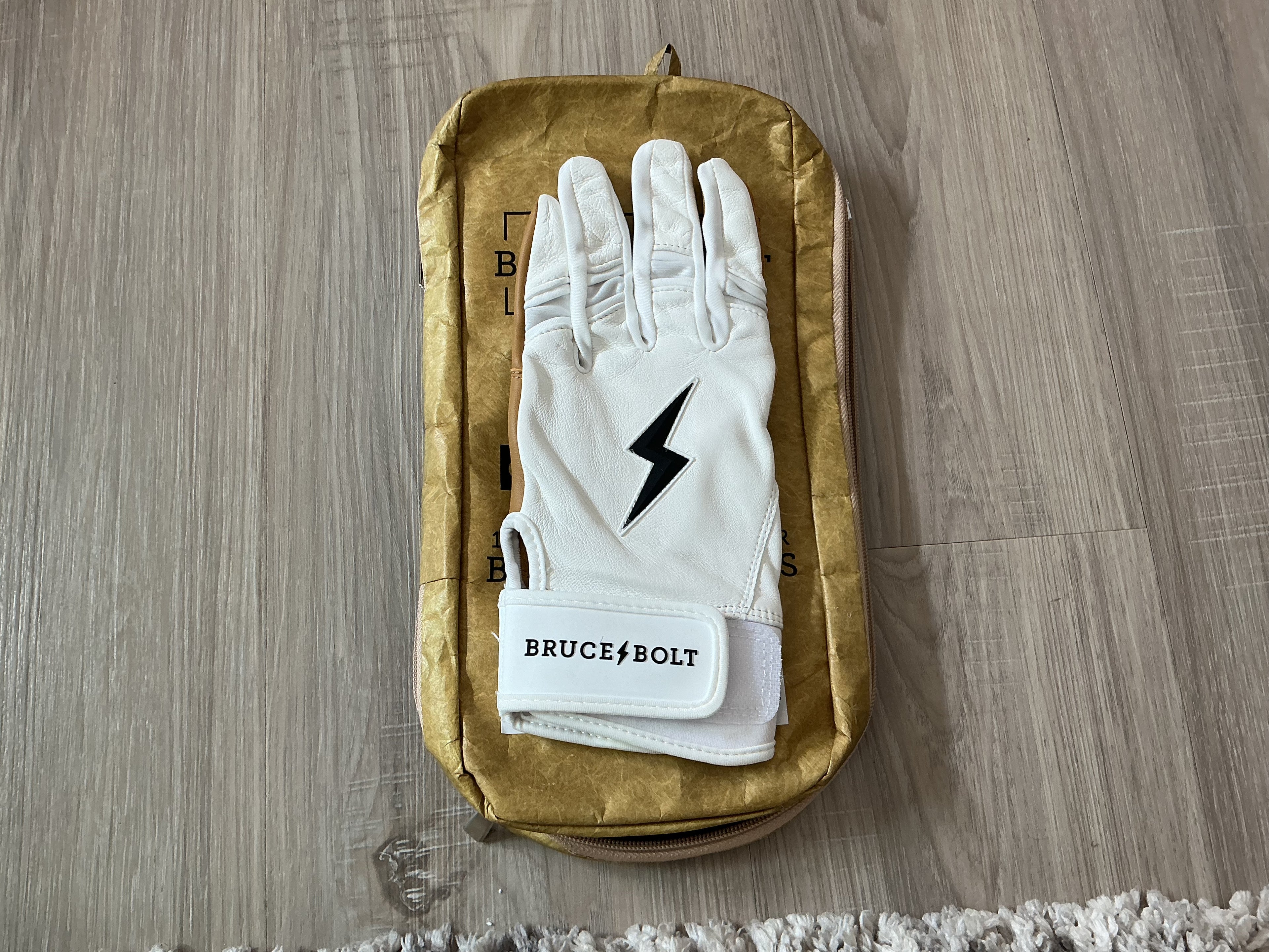 Bruce Bolts Batting Gloves