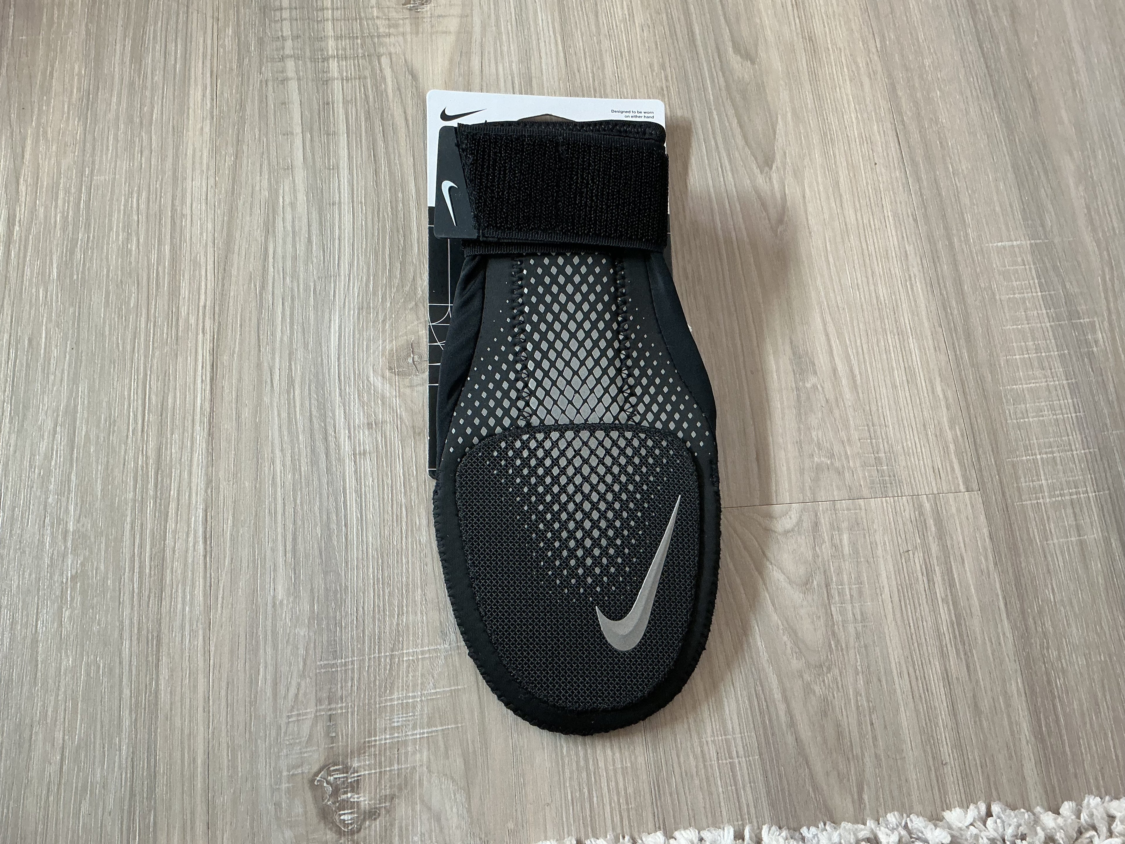 Nike Diamond Baseball Sliding Mitt 2.0